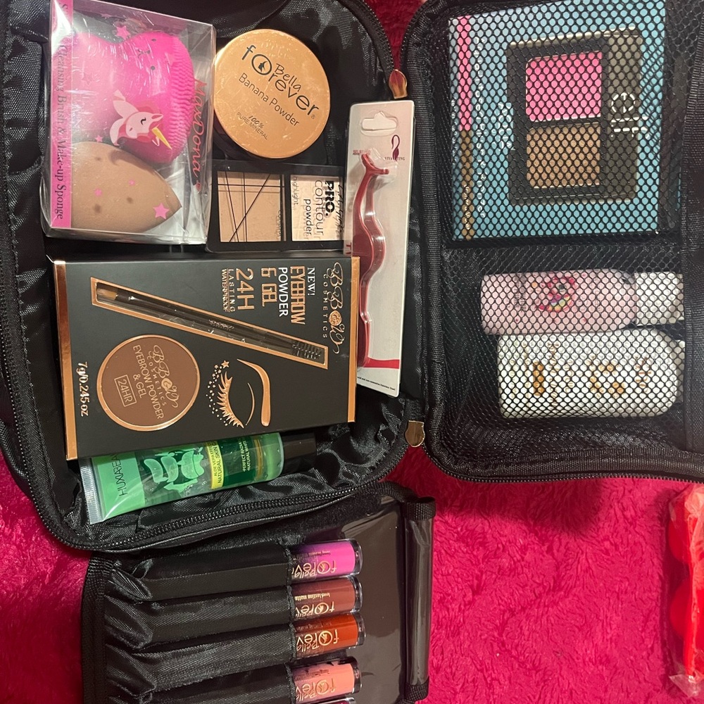 makeup and travel bag - Picture 7 of 8